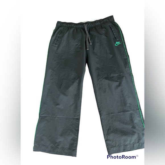 Nike Track Pants Vintage.  Black with Green Piping & Swoosh. Size-XL (16-18) - Picture 1 of 13